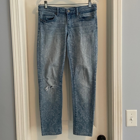 Abercrombie & Fitch 4 / 27 Low Rise Skinny Jeans w/ Floral Print - Picture 2 of 8